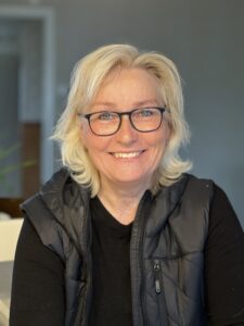 Annika Larsson, Hundmentorn i Knätte